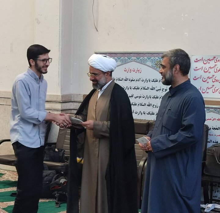 گزارش تصویری + آیین اختتامیه دوره تکمیلی «نظام اندیشه و حیات اجتماعی اسلام»، امروز در مشهد مقدس برگزار شد