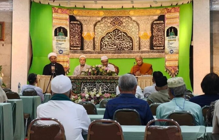 মহানবী (সা.) মানবজাতিকে অজ্ঞতার জোয়াল থেকে মুক্তি দিয়েছেন
