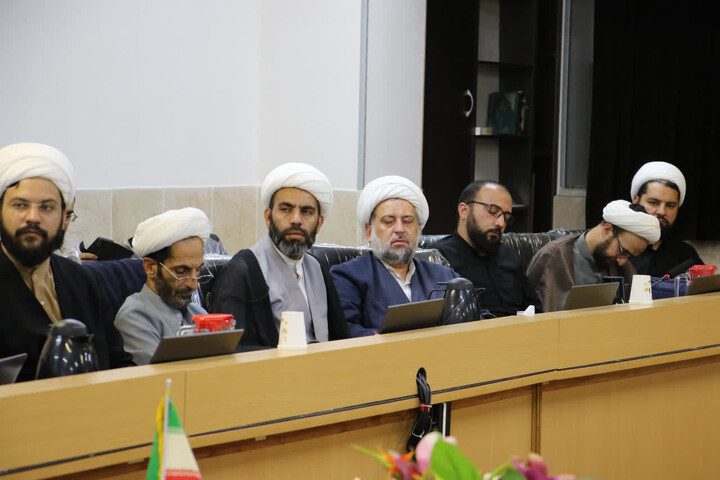 تصاویر|جلسه کارگاه آموزشی رابطین تهذیب مدارس حوزه علمیه اصفهان