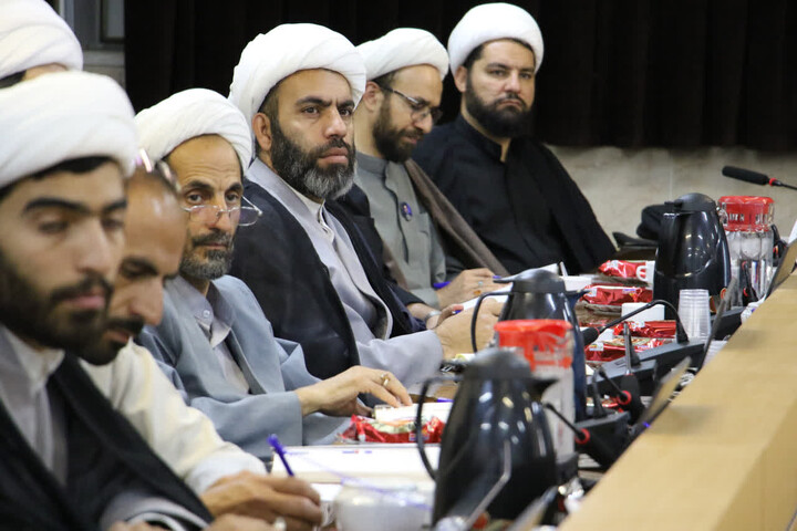 تصاویر|جلسه کارگاه آموزشی رابطین تهذیب مدارس حوزه علمیه اصفهان