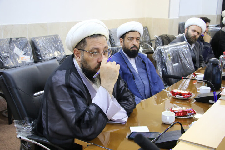 تصاویر|جلسه کارگاه آموزشی رابطین تهذیب مدارس حوزه علمیه اصفهان