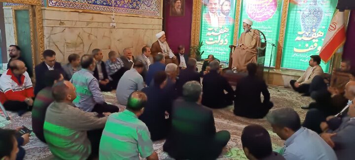 تصاویر/برگزاری درس اخلاق مسئولین شهرستان ساوه به مناسبت هفته دولت