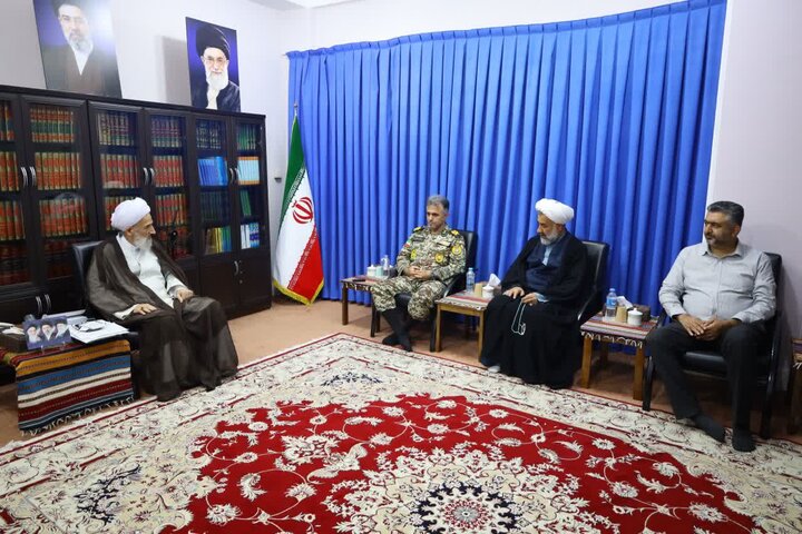 تصاویر/ دیدار فرمانده پدافند هوایی ارتش شمال کشور با نماینده ولی فقیه در مازندران