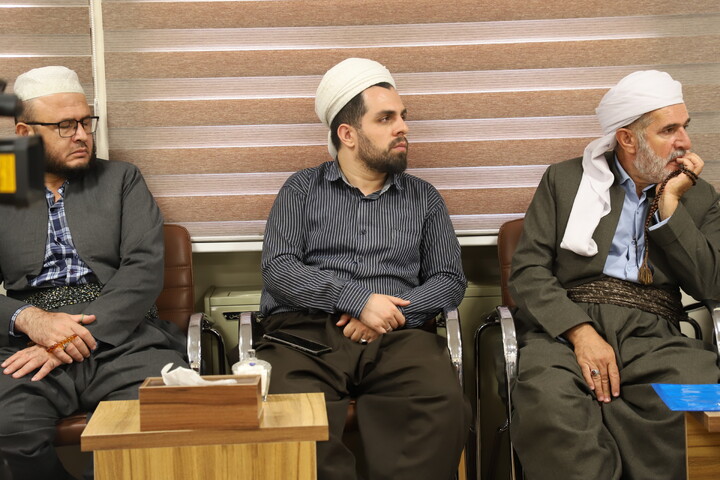 تصاویر/دیدار کاروان وحدت روحانیون شیعه و اهل‌سنت با نماینده ولی‌فقیه در استان کردستان