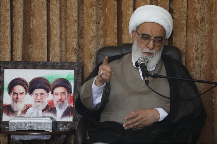 تصاویر/ دیدار مدیران مدارس علمیه استان کرمان با آیت الله شب‌زنده‌دار