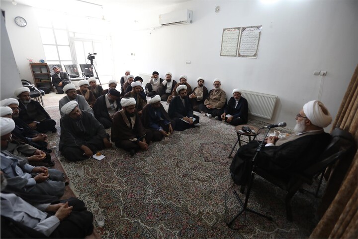 تصاویر/ دیدار مدیران مدارس علمیه استان کرمان با آیت الله شب‌زنده‌دار