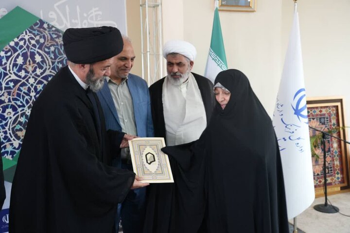 تصاویر/ اختتامیه همایش بین المللی گفتگو و مناظرات رضوی در اردبیل