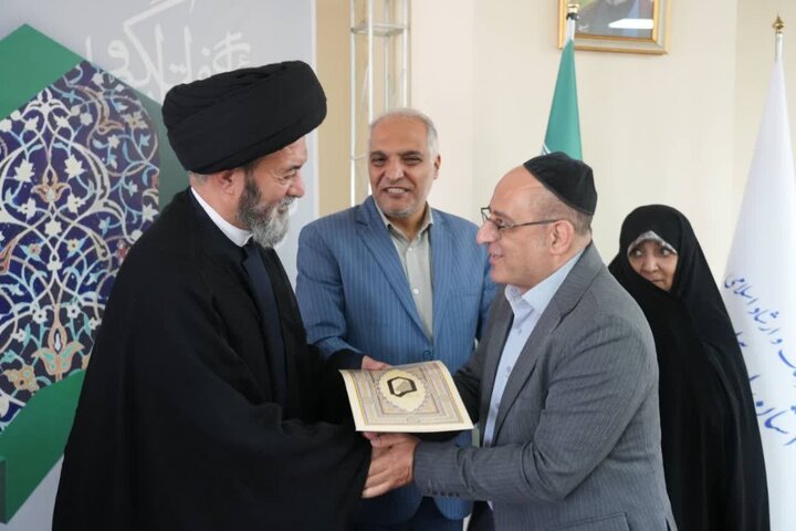 تصاویر/ اختتامیه همایش بین المللی گفتگو و مناظرات رضوی در اردبیل