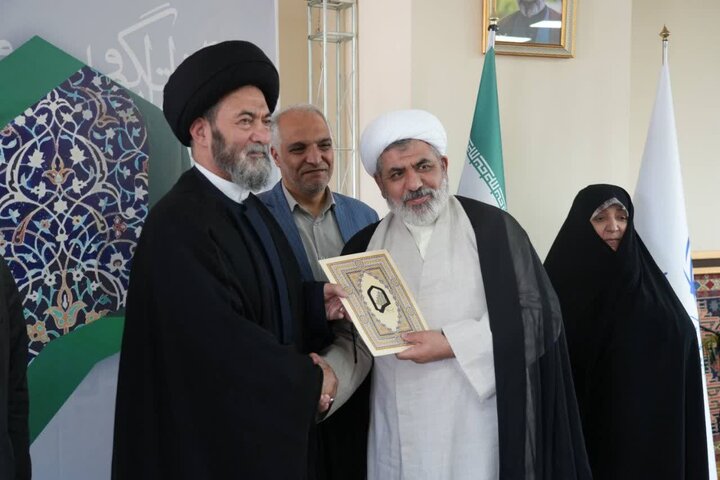 تصاویر/ اختتامیه همایش بین المللی گفتگو و مناظرات رضوی در اردبیل