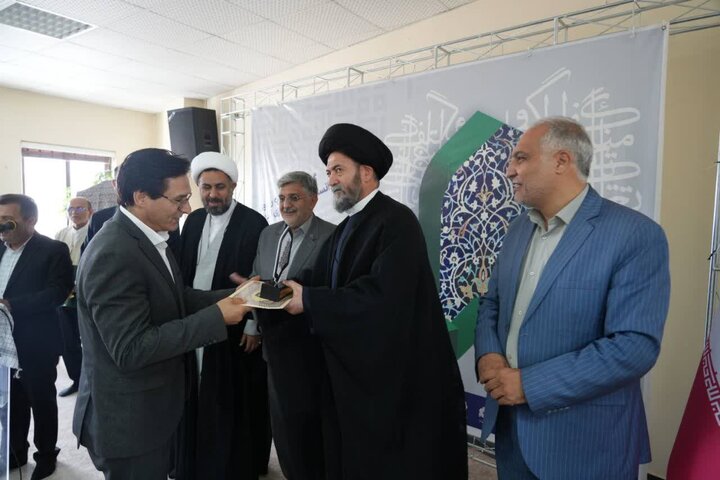 تصاویر/ اختتامیه همایش بین المللی گفتگو و مناظرات رضوی در اردبیل