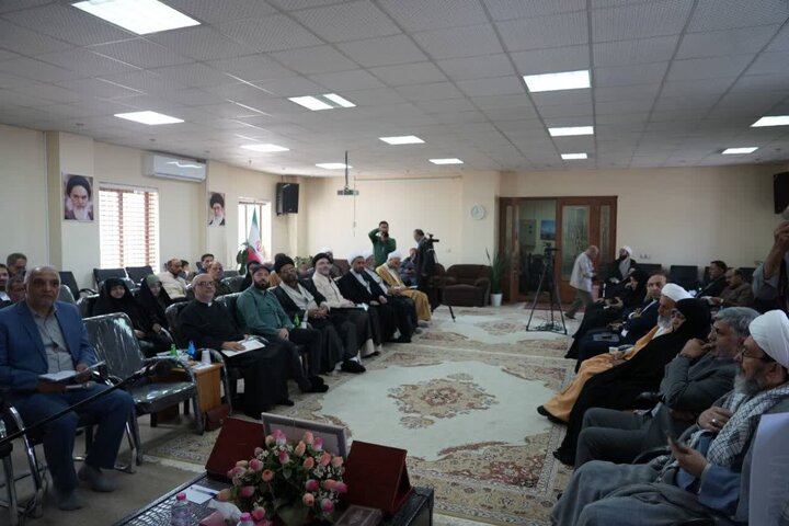تصاویر/ اختتامیه همایش بین المللی گفتگو و مناظرات رضوی در اردبیل