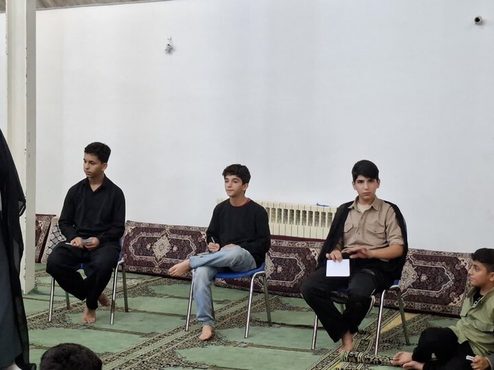 تصاویر/ برگزاری نشست علمی با موضوع « اثرات روحانیت در جامعه» در  جمع طلاب مدرسه علمیه خاتم الانبیاء (ص) بابل