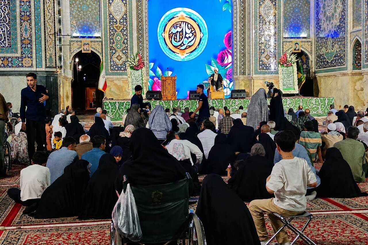 مراسم شام میلاد پیامبر اکرم(ص) و امام صادق(ع) در حرم‌مطهر رضوی