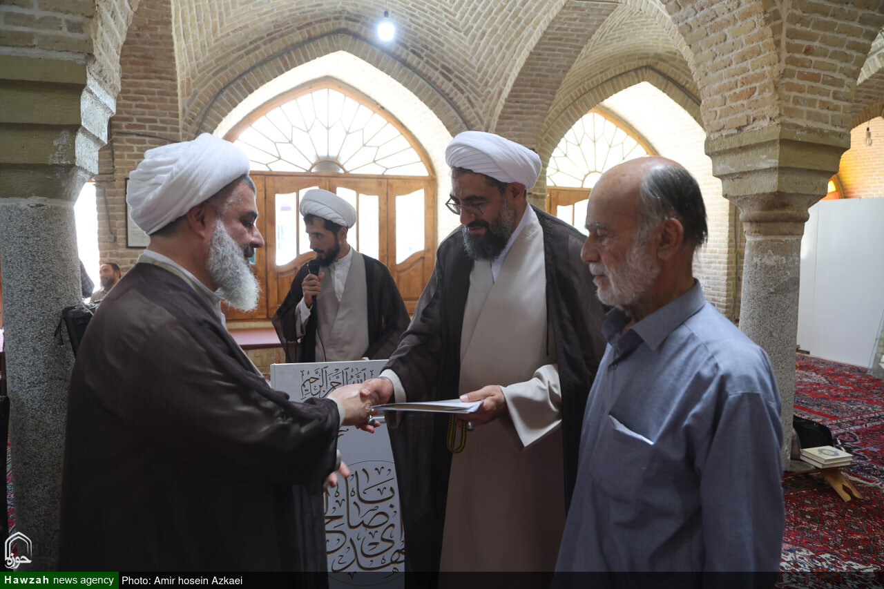 تصاویر / تجلیل از دست اندرکاران و عوامل اجرائی اجلاسیه روز جهانی مسجد در همدان