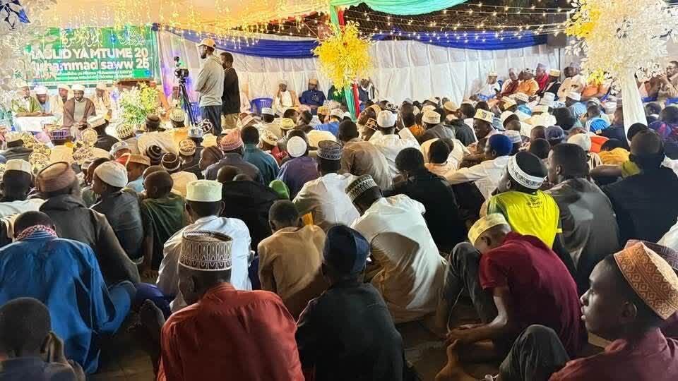 برگزاری مراسم میلاد پیامبر اکرم (ص) در موشی تانزانیا؛ تأکید بر تربیت فکری، معنوی و اخلاقی