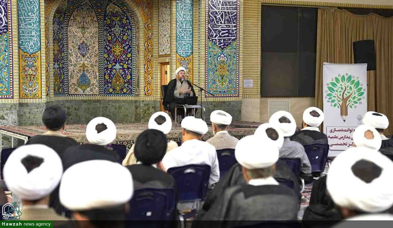 نظام جامع آموزش در نشست توانمندسازی مدیران و کارشناسان مدارس علمیه مشهد تبیین شد