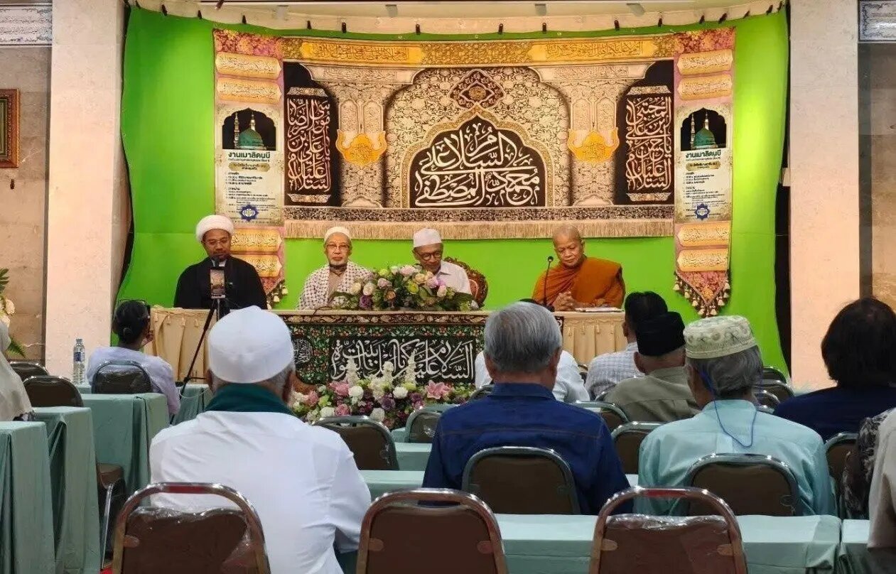 মহানবী (সা.) মানবজাতিকে অজ্ঞতার জোয়াল থেকে মুক্তি দিয়েছেন