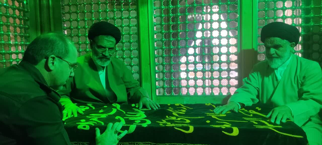 آیین غبارروبی و عطرافشانی امامزاده شاه سلطان حسین (ع) روستای ابیازن برگزارشد+تصاویر