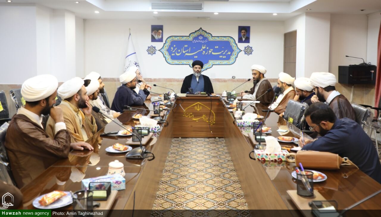 تقدیر از دست اندرکاران میثاق طلبگی ١۴٠۵ یزد