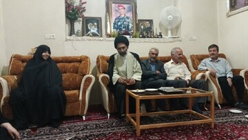 تصاویر/ دیدار نماینده ولی فقیه در کاشان با جمعی از خانواده شهدا