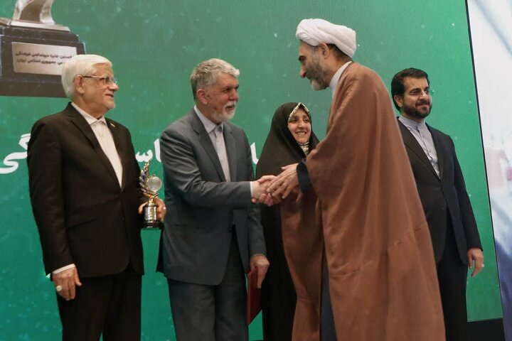 تصاویر/ نخستین جایزه دیپلماسی فرهنگی و عمومی جمهوری اسلامی ایران