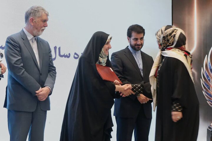 تصاویر/ نخستین جایزه دیپلماسی فرهنگی و عمومی جمهوری اسلامی ایران