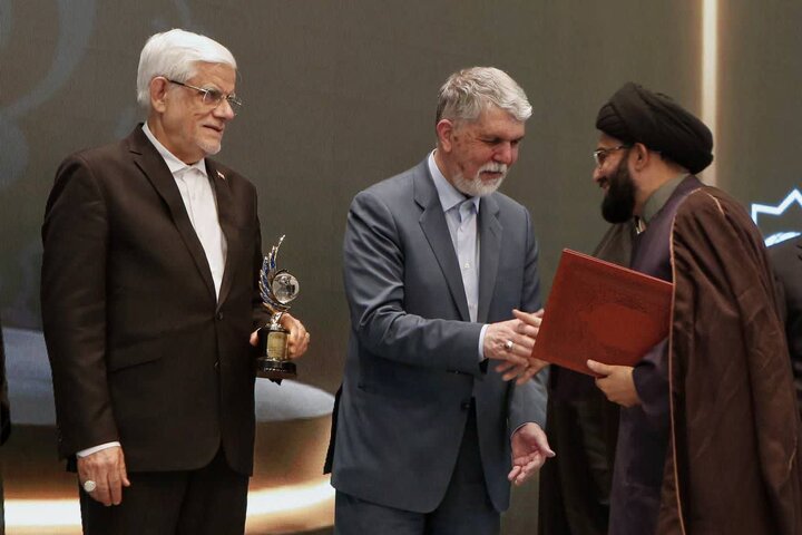 تصاویر/ نخستین جایزه دیپلماسی فرهنگی و عمومی جمهوری اسلامی ایران