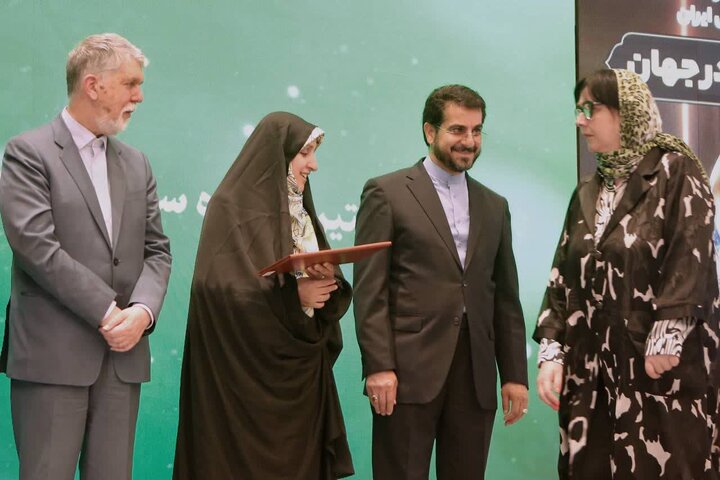 تصاویر/ نخستین جایزه دیپلماسی فرهنگی و عمومی جمهوری اسلامی ایران