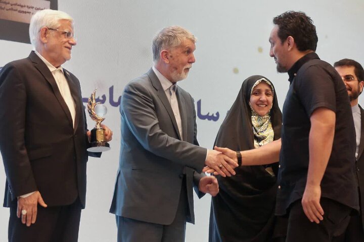تصاویر/ نخستین جایزه دیپلماسی فرهنگی و عمومی جمهوری اسلامی ایران