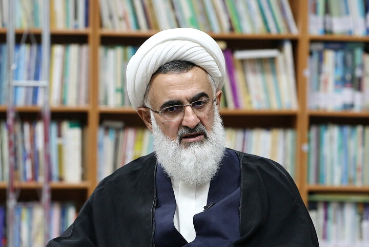 تصاویر/  میزگرد تخصصی با موضوع «خونخواهی و انتقام خون قائد شهید»