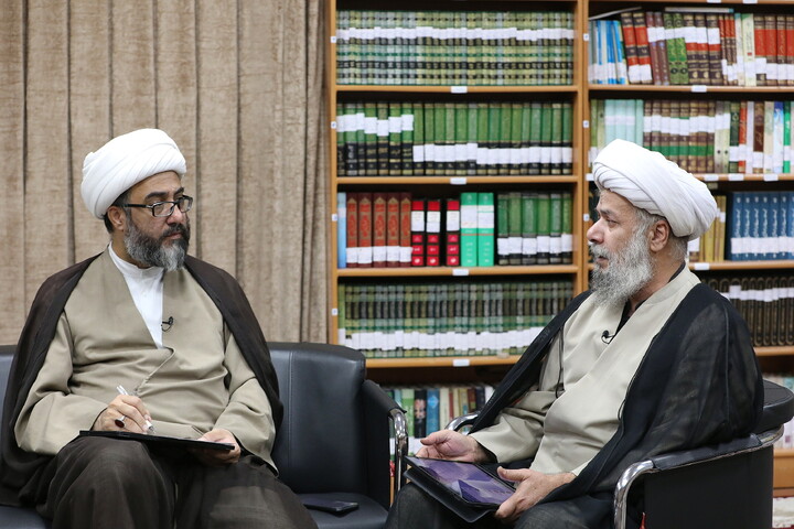تصاویر/  میزگرد تخصصی با موضوع «خونخواهی و انتقام خون قائد شهید»