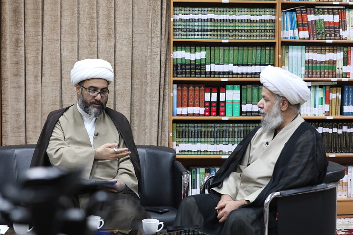 تصاویر/  میزگرد تخصصی با موضوع «خونخواهی و انتقام خون قائد شهید»