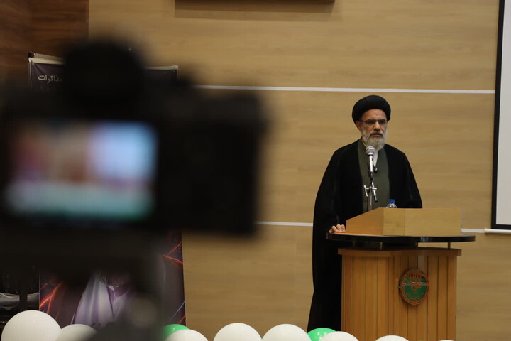 تصاویر / شب شعر «امت احمد» حسن‌ختام برنامه های هفته وحدت در تبریز
