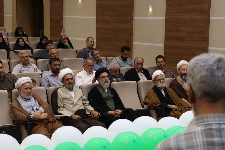 تصاویر / شب شعر «امت احمد» حسن‌ختام برنامه های هفته وحدت در تبریز