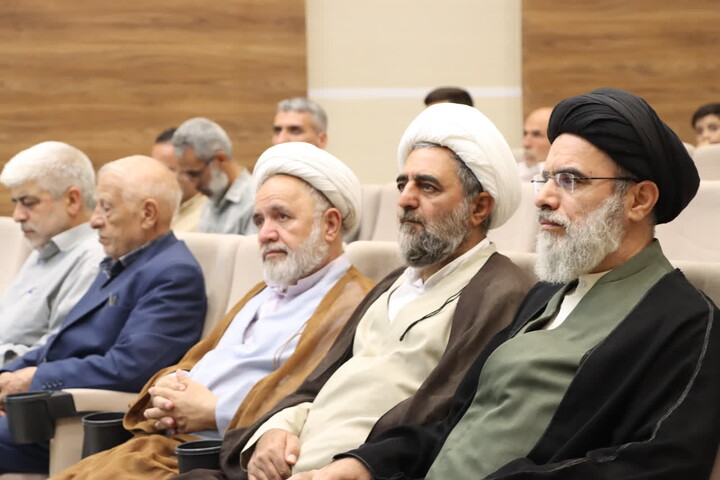 تصاویر / شب شعر «امت احمد» حسن‌ختام برنامه های هفته وحدت در تبریز