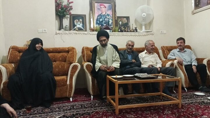 تصاویر/ دیدار نماینده ولی فقیه در کاشان با جمعی از خانواده شهدا