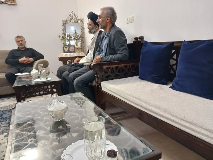 تصاویر/ دیدار نماینده ولی فقیه در کاشان با جمعی از خانواده شهدا