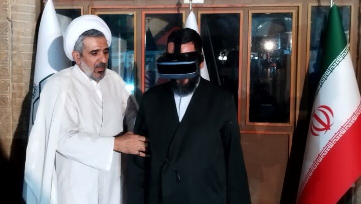 تصاویر/بازدید مدیرکل بقاع متبرکه کشور از نمایشگاه «شهر وقف»در اراک