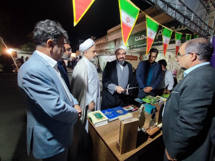 تصاویر/بازدید مدیرکل بقاع متبرکه کشور از نمایشگاه «شهر وقف»در اراک