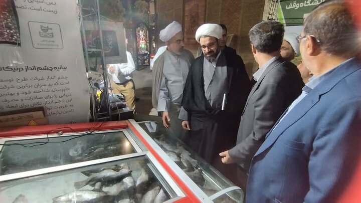 تصاویر/بازدید مدیرکل بقاع متبرکه کشور از نمایشگاه «شهر وقف»در اراک