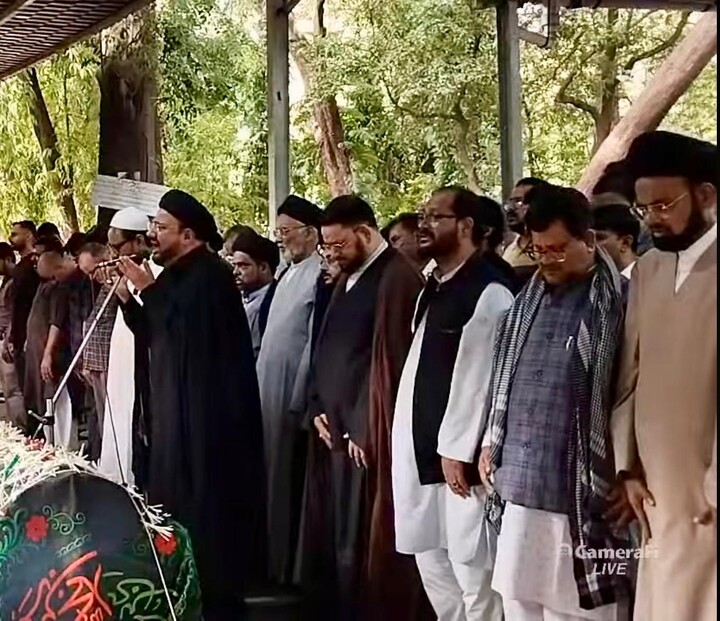 مولانا سید ابوالقاسم رضوی کی والدۂ محترمہ سپردِ خاک،علماء و مومنین کی بڑی تعداد میں شرکت