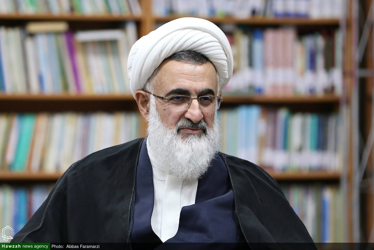 گزارشی از میزگرد پنجم با موضوع «خونخواهی و انتقام خون قائد شهید» / انتقام؛ مفهومی محدود به زمان، افراد یا حکومت‌ها نیست