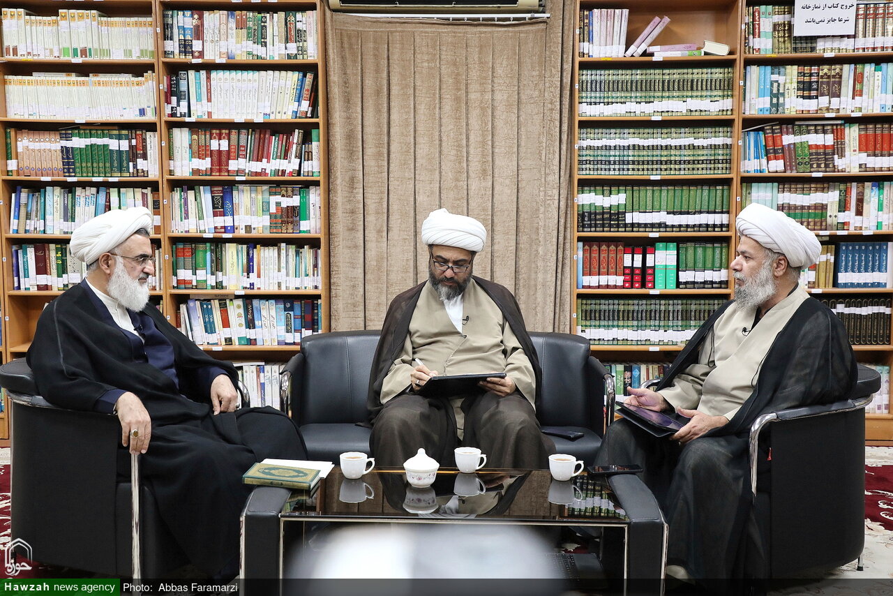 گزارش کامل میزگرد «خونخواهی و انتقام خون قائد شهید» / انتقام یک حق شرعی، اجتماعی و حکومتی است گزارش کامل میزگرد «خونخواهی و انتقام خون قائد شهید» / انتقام یک حق شرعی، اجتماعی و حکومتی است