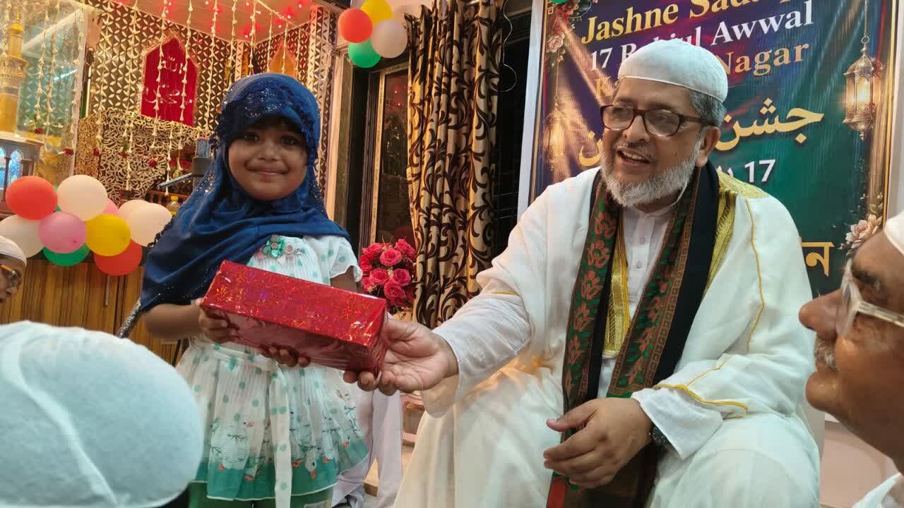 ঐতিহাসিক ‘জাশনে সাদেকাইন’ উদযাপন
