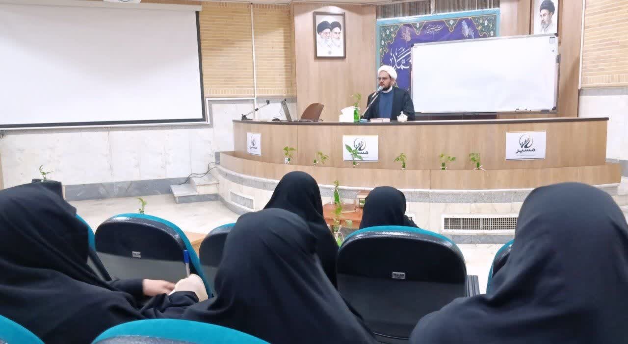 نقش استادان در تثبیت انگیزه و هویت طلبگی نسل جدید