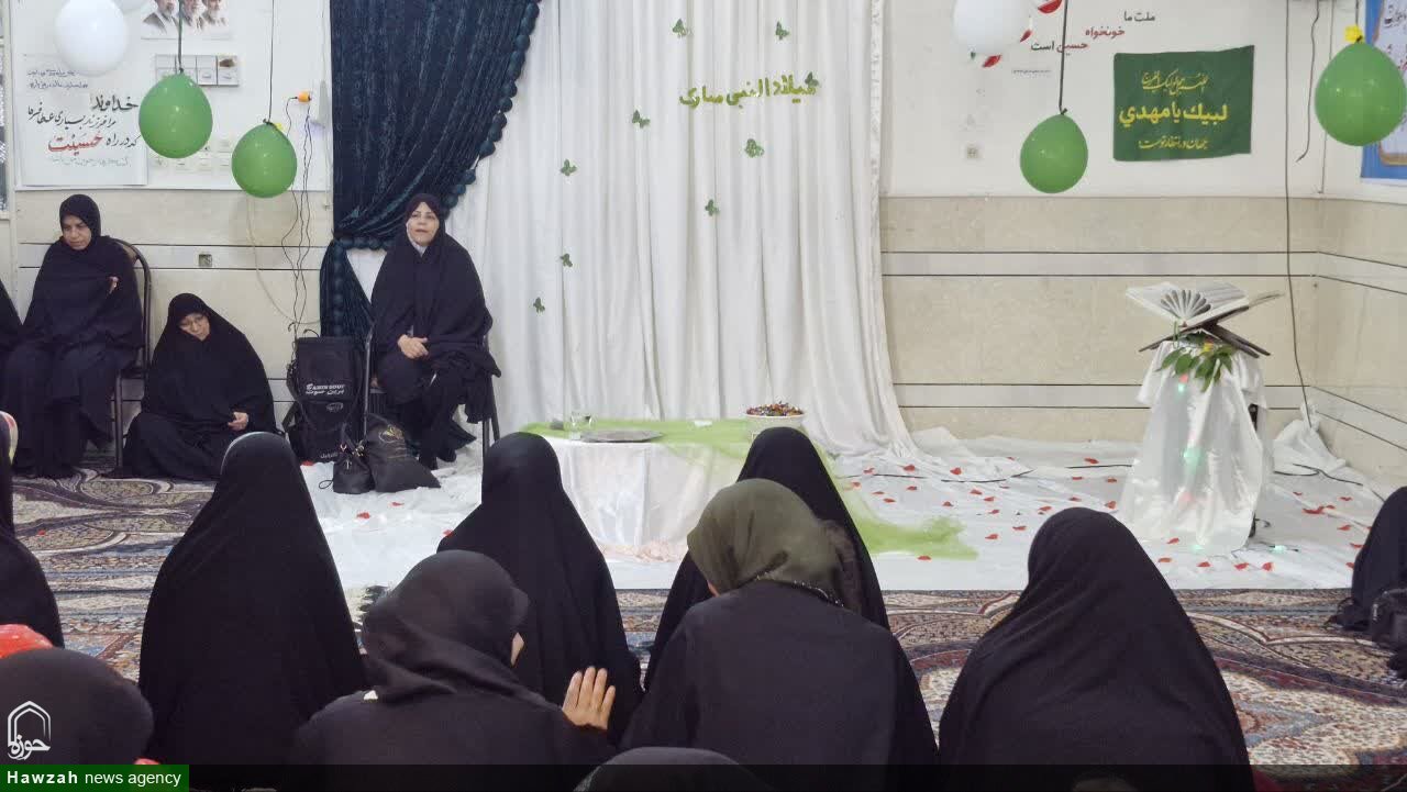 جشن میلاد پیامبر(ص) و امام صادق(ع) در مدرسه علمیه امام هادی(ع) شوشتر + عکس