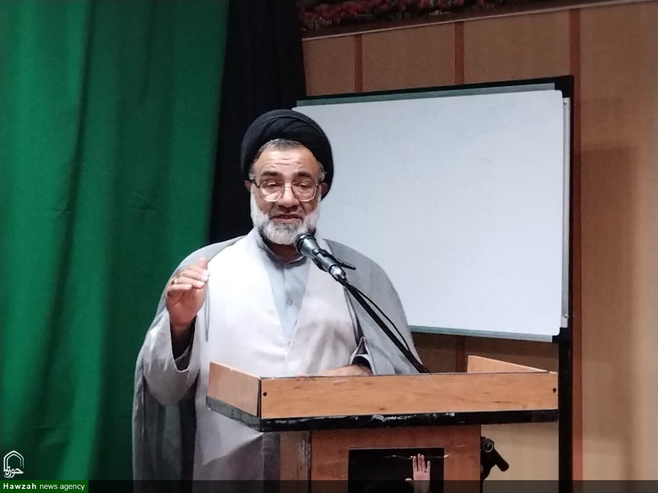 میدان مقابله با دشمن از جبهه نظامی تا فضای مجازی امتداد دارد