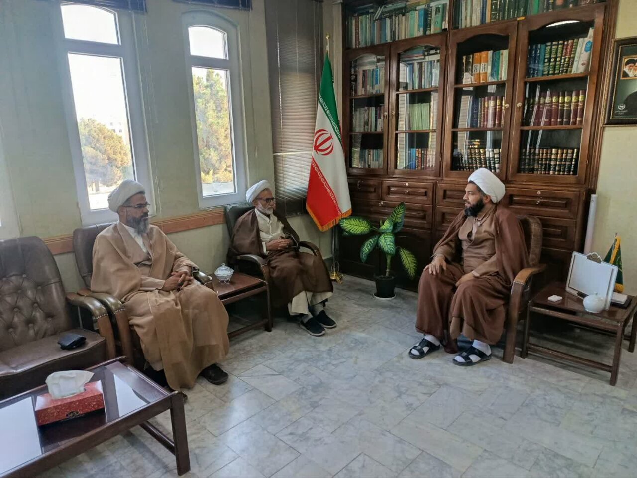 دیدار مشاور استاندار مرکزی در امور روحانیون با مسئول حوزه نمایندگی ولی فقیه در جهاد کشاورزی