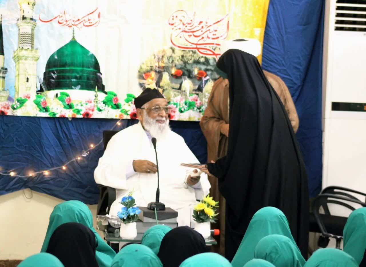 خواتین اسلامی معاشرے کی تعمیر و تربیت میں بنیادی کردار ادا کرتی ہیں، آیت اللہ حافظ ریاض حسین نجفی