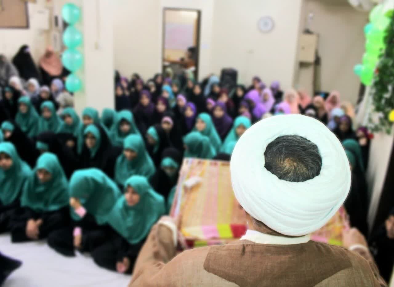 خواتین اسلامی معاشرے کی تعمیر و تربیت میں بنیادی کردار ادا کرتی ہیں، آیت اللہ حافظ ریاض حسین نجفی